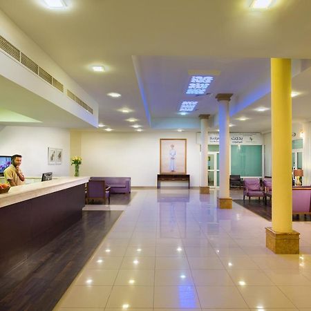 City Hotel Дукм Екстериор снимка