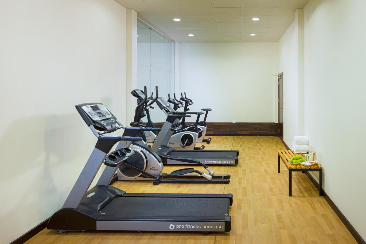 City Hotel Дукм Екстериор снимка