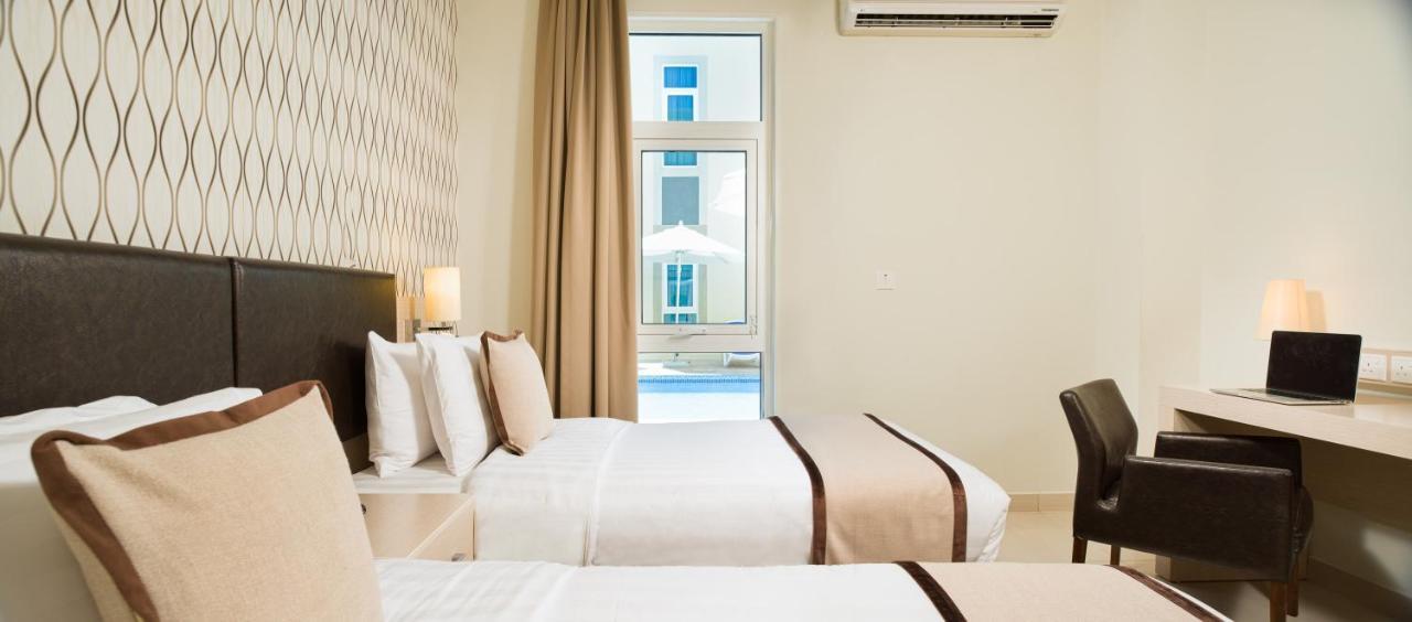 City Hotel Дукм Екстериор снимка