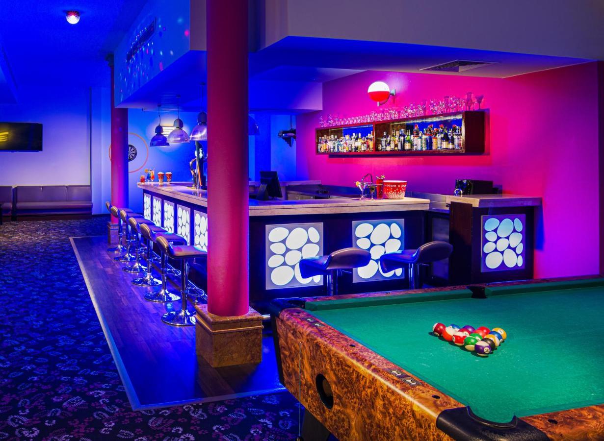 City Hotel Дукм Екстериор снимка