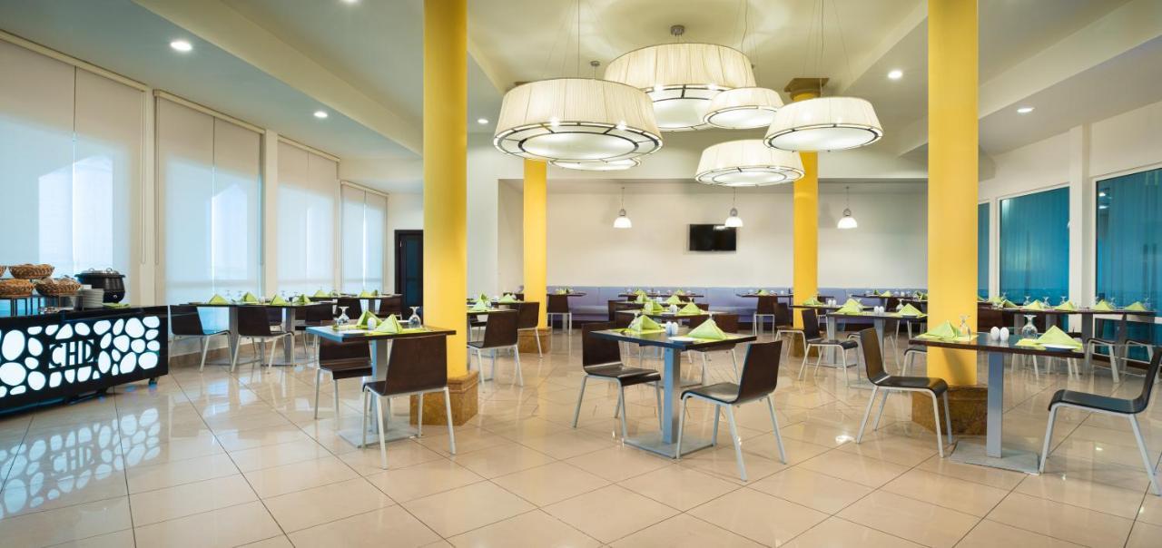 City Hotel Дукм Екстериор снимка
