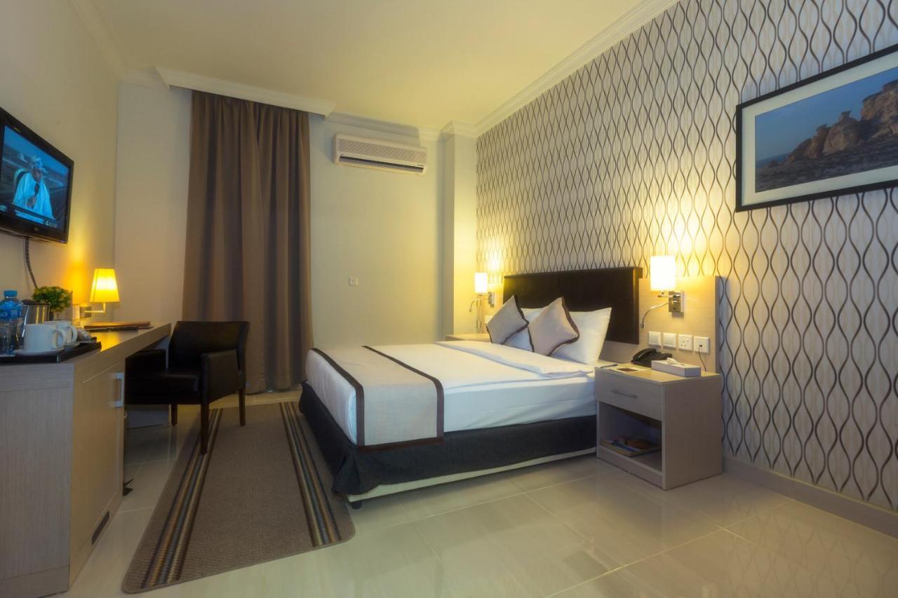 City Hotel Дукм Екстериор снимка